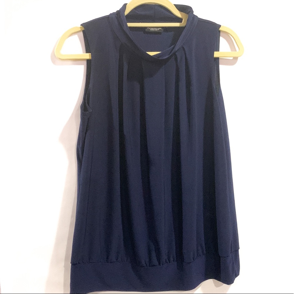 ⭐️ Navy Sleeveless Top -Size L/XL-